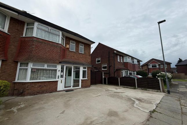 3-bed house on 9, Lanark Avenue, Manchester, £1,650/mo