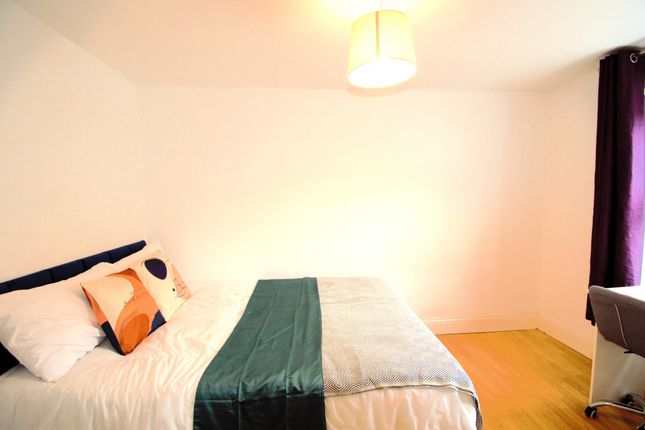 Thumbnail Room to rent in Percy Road, London