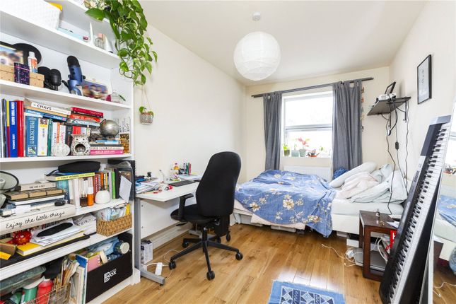 Flat for sale in Hornsey Road, London