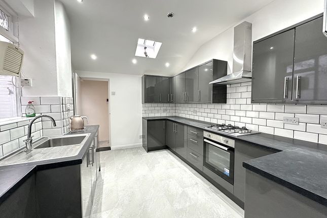 150 North Marine Road, Scarborough photo 2