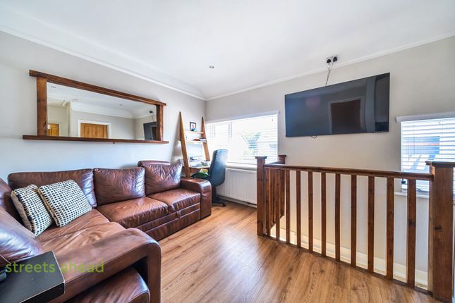 80B, Brighton Road, Coulsdon photo 2