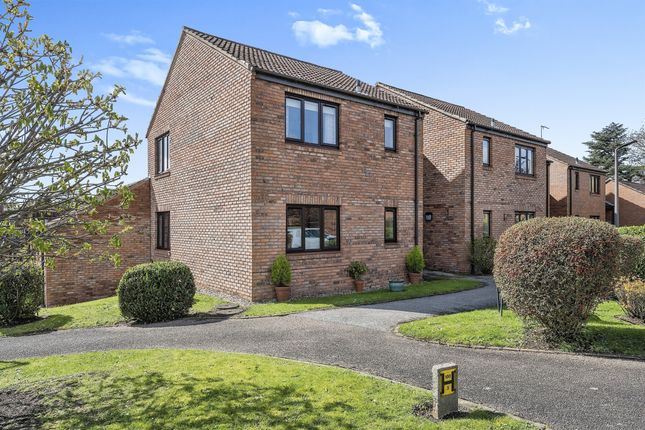 Flat for sale in Peakes Croft, Bawtry, Doncaster