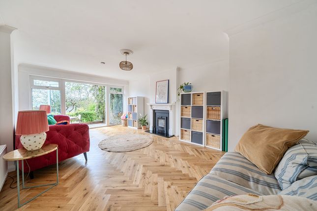 21, Rosebarn Avenue, Exeter photo 3