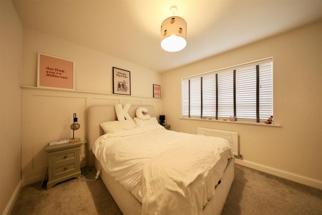 16, Banks Drive, Hessle photo 4