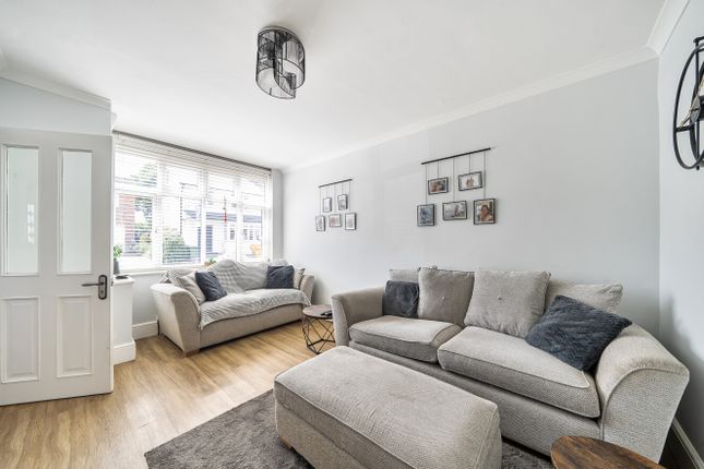 27, Tredegar Road, Dartford photo 2