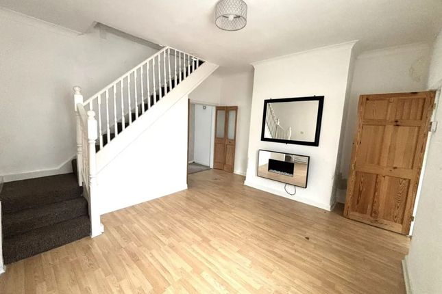 109 Spring Lane, Manchester photo 3