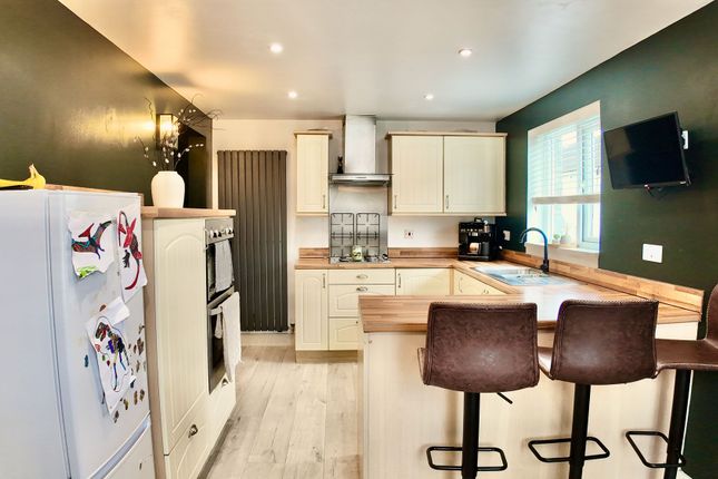 Griffin Drive, Hengoed photo 3