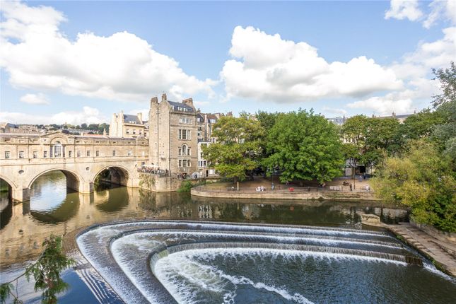 Flat for sale in Grand Parade, Bath