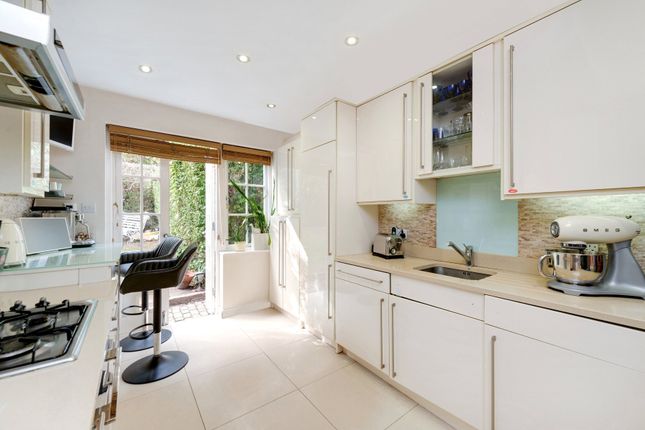 25, Creswick Walk, London photo 4