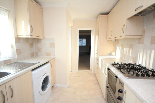 Snowdenham Lane, Bramley photo 4