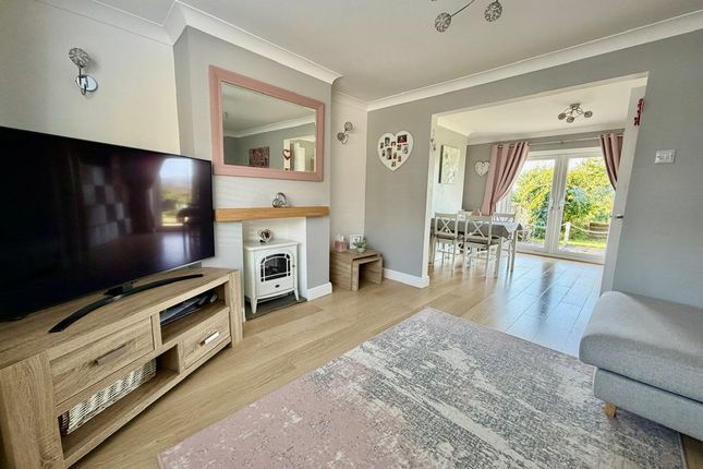 39, Broadmead, Blackwood photo 3