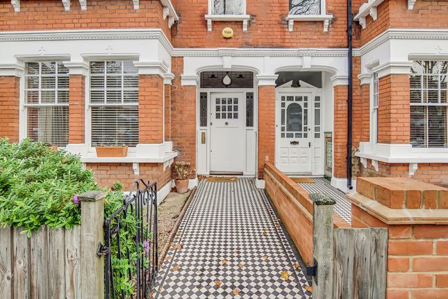 Thumbnail Terraced house to rent in Wavendon Avenue, London