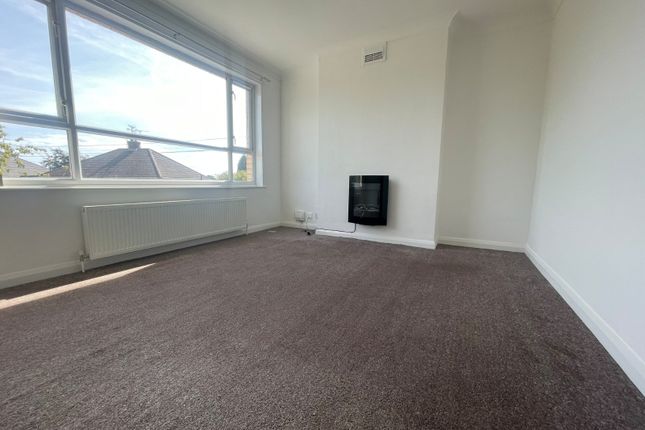 14, Birkdale Close, Hull photo 3