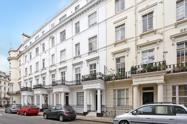 Flat to rent in Westbourne Crescent, Bayswater