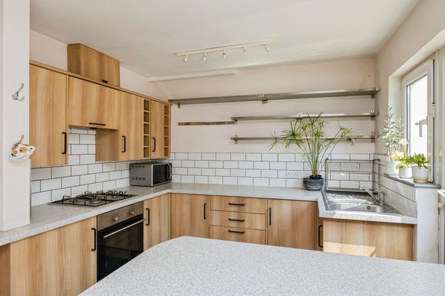 20, Hayes Gardens, Paignton photo 4