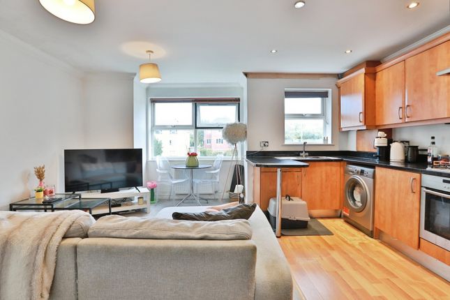 Flat 5 James Court, 153, Richmond Park Road, Dorset photo 3