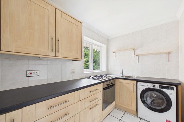 70, Beverley Court, Sunningdale photo 5