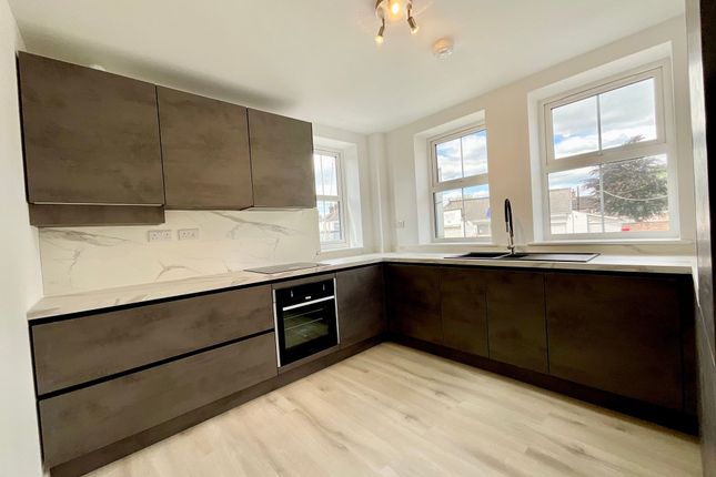 Flat for sale in The Avenue, Stone