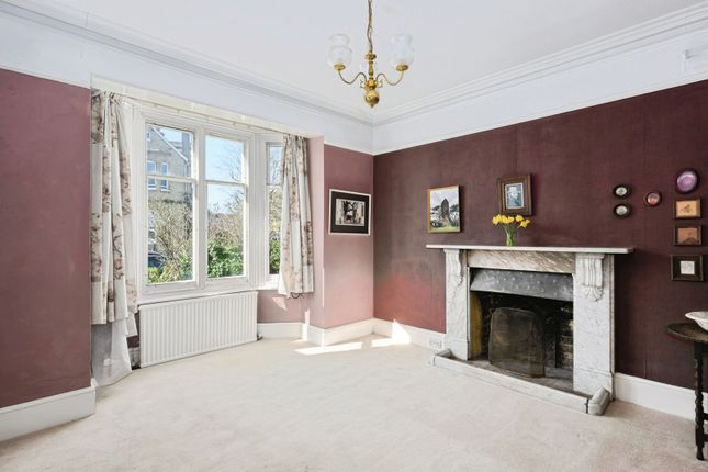 2, Brownlow Road, Surrey photo 2