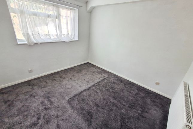 8, Reynards Court, CHELMSFORD photo 5