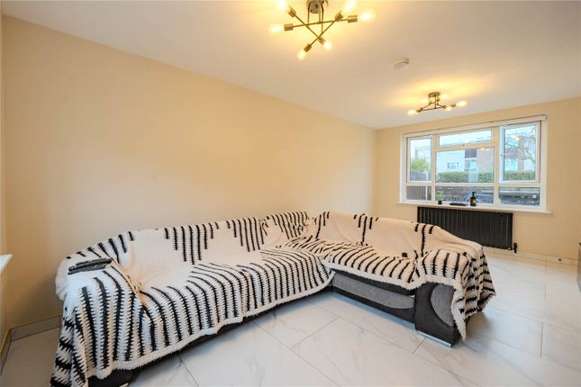 95, Fir Tree Approach, Leeds photo 3