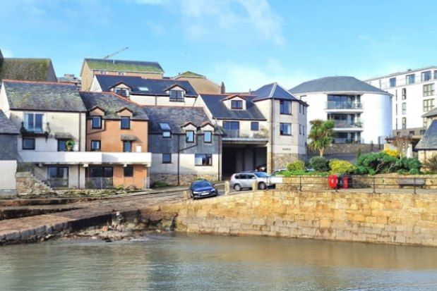 Thumbnail Flat to rent in Harbour Court, Penzance