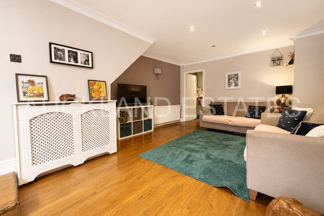 22, Thornton Road, Potters Bar photo 3