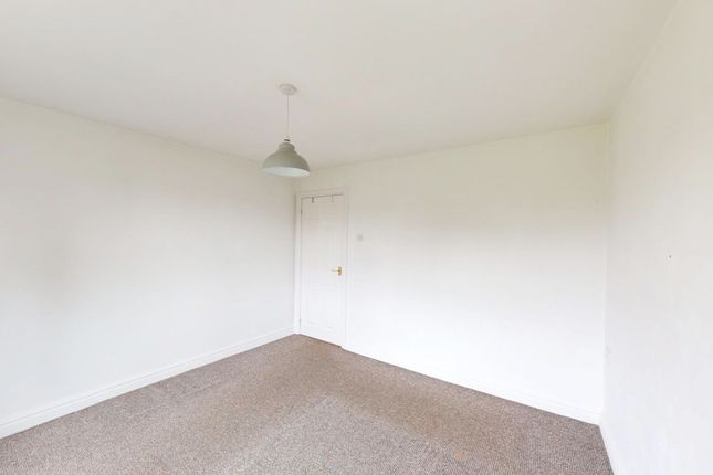 Flat to rent in St. Marys Road, Huyton