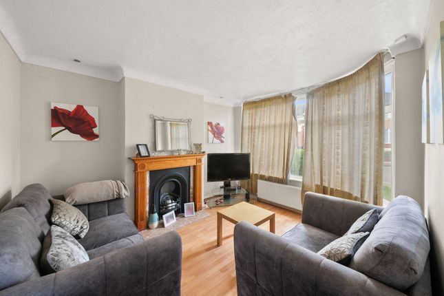 202, The Heights, Northolt photo 3