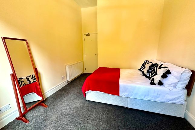 Flat to rent in Wilton Street, North Kelvinside, Glasgow