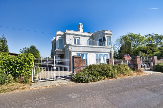 Flat for sale in Old Dover Road, Capel-Le-Ferne