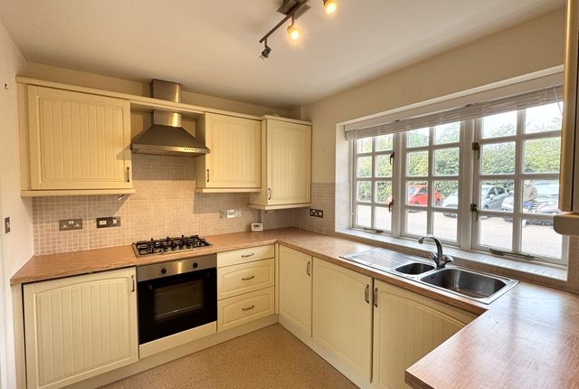 59 Countess Wear Road Devon, Exeter photo 2