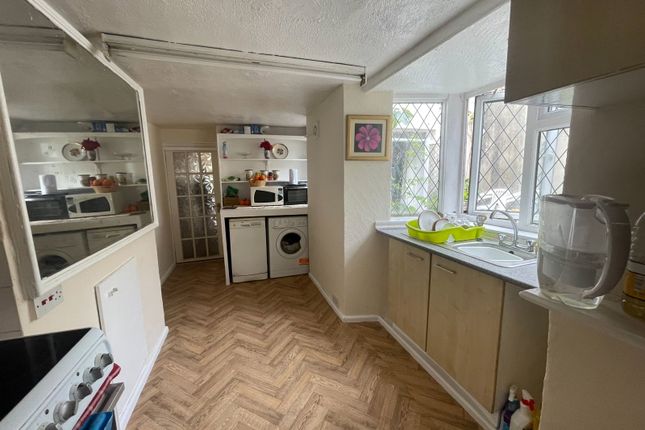 52A, Abbey Road, Torquay photo 4