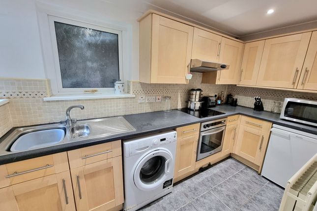 12 Beech Road, Bridgend photo 2