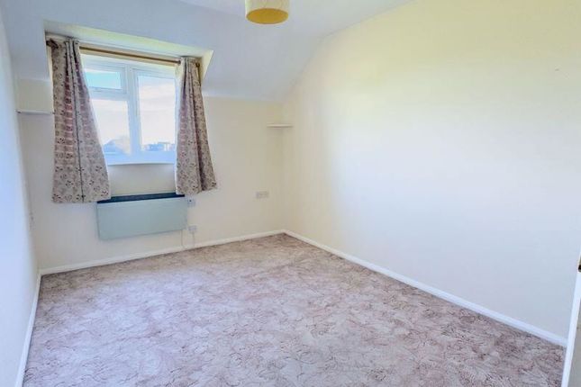 Kingfisher Court, Bognor Regis photo 3