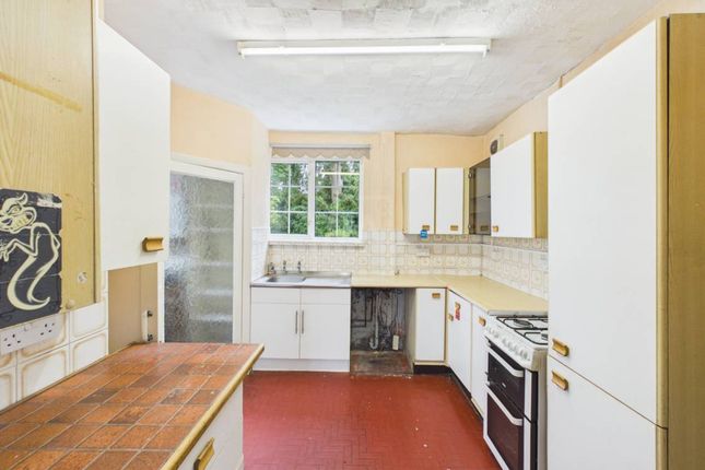 7 Wilderspool Crescent, Warrington photo 4