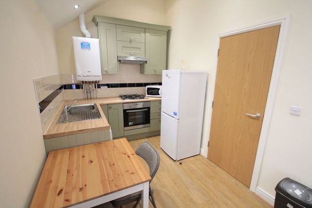Flat to rent in Colum Road, Cathays, Cardiff