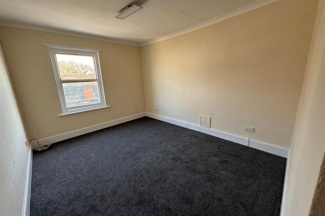 Flat 2, 1, Chancery Lane, Bridport photo 2
