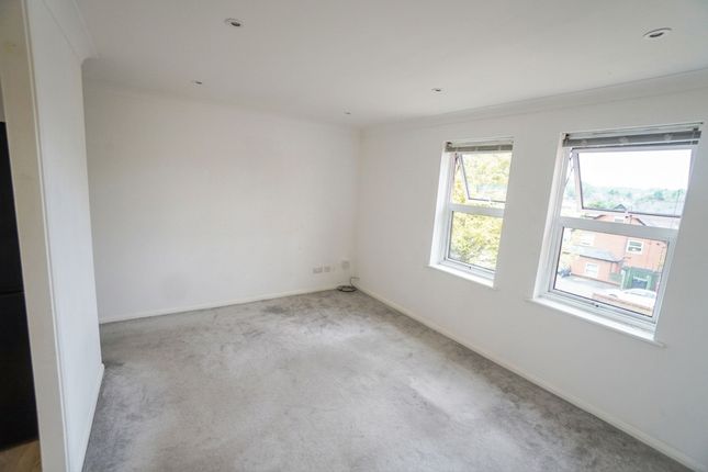 22 Birches Rise West Wycombe Road, High Wycombe photo 3