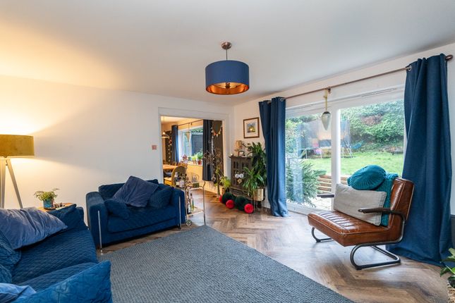 24, Furlong Road, Dorking photo 4