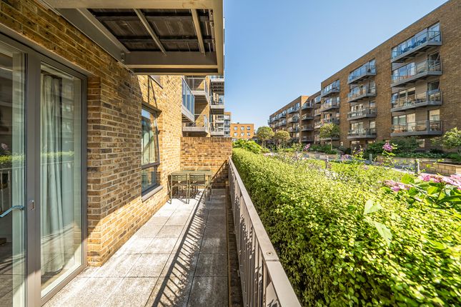 Flat 7, Purser Court, High Street, London photo 4