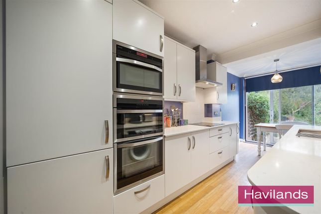 57, Oakwood Crescent, N21 photo 4