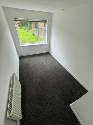 27, Pasture Lane, Bradford photo 4