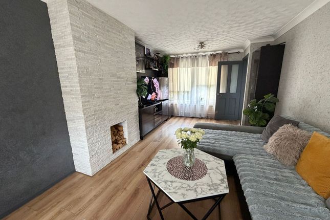 8 Stathern Walk, Grantham photo 4