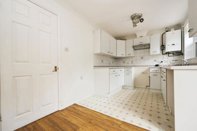 63 Heathfield Avenue, Branston, Lincolnshire photo 4