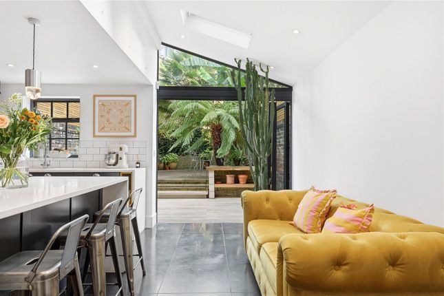 34, Mornington Terrace, London photo 3