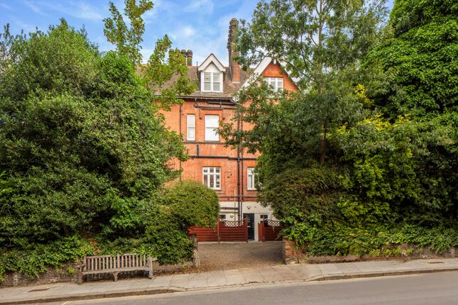 Flat for sale in Netherhall Gardens, Hampstead, London