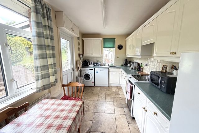 25, Kings Road Devon, Honiton photo 2