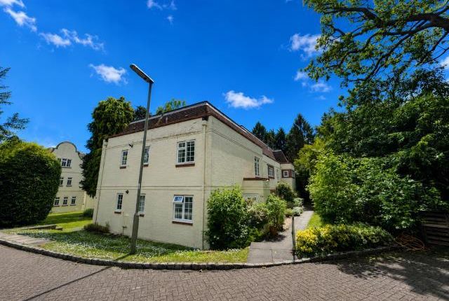 1-bed flat on 48, Ivy Drive, Lightwater, £210,000