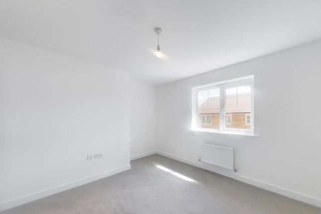 1, Sandpiper Road, HARLOW photo 4